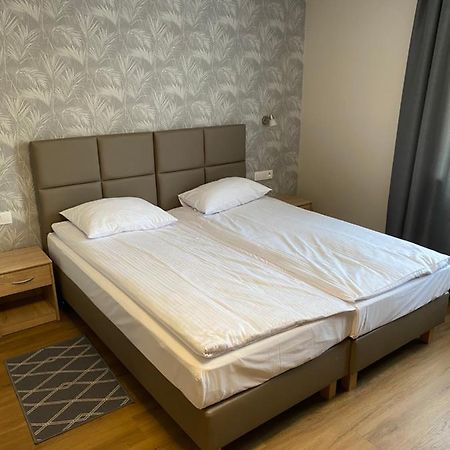 Bed and Breakfast Gracja Varsavia Esterno foto